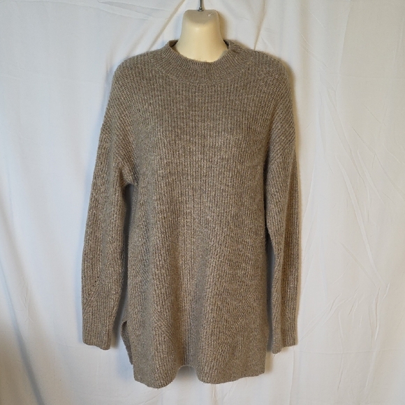 Old Navy Sweaters - Old Navy Knit Taupe Crewneck Sweater